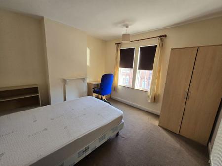 3 bedroom Property to let in Edward Road, Leicester