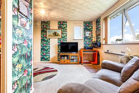 1 bedroom Studio flat for sale in Spinney Halt, Whetstone, Leicester
