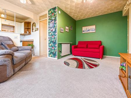 1 bedroom Studio flat for sale in Spinney Halt, Whetstone, Leicester