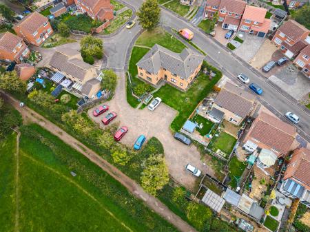 1 bedroom Studio flat for sale in Spinney Halt, Whetstone, Leicester
