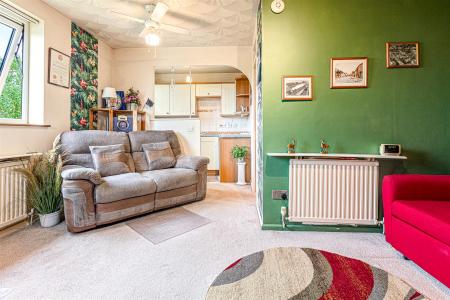 1 bedroom Studio flat for sale in Spinney Halt, Whetstone, Leicester