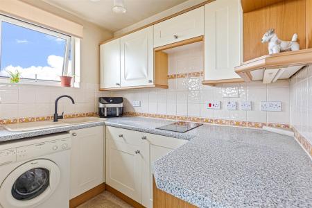 1 bedroom Studio flat for sale in Spinney Halt, Whetstone, Leicester