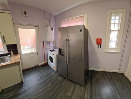6 bedroom Property to let in Saxby Street, Leicester