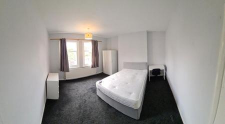 6 bedroom Property to let in Saxby Street, Leicester