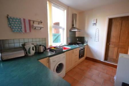 5 bedroom Property to let in Landseer Road, Leicester