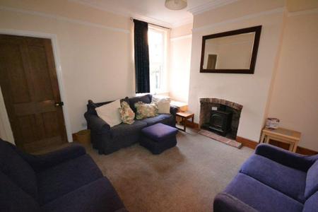 5 bedroom Property to let in Landseer Road, Leicester