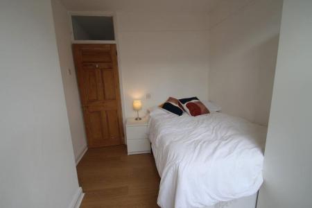 4 bedroom Property to let in Howard Road, Leicester