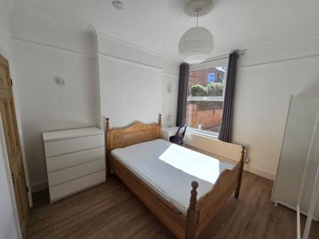 4 bedroom Property to let in Howard Road, Leicester