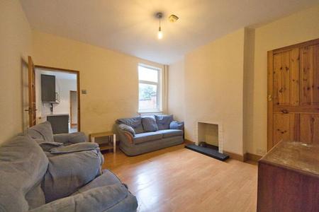 4 bedroom Property to let in Thurlow Road, Leicester