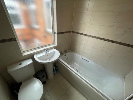 4 bedroom Property to let in Thurlow Road, Leicester