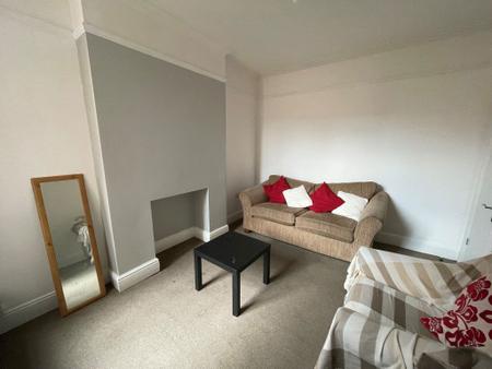 4 bedroom Property to let in Thurlow Road, Leicester