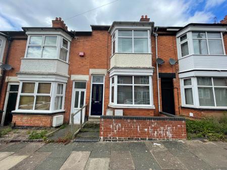 4 bedroom Property to let in Thurlow Road, Leicester