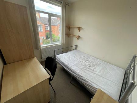 4 bedroom Property to let in Thurlow Road, Leicester