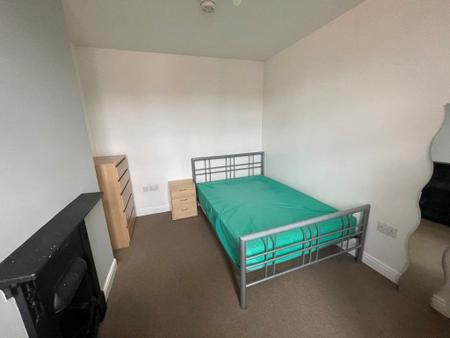 4 bedroom Property to let in Thurlow Road, Leicester