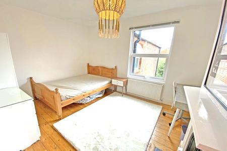 4 bedroom Property to let in Adderley Road