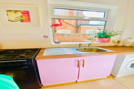 4 bedroom Property to let in Montague Road, Leicester