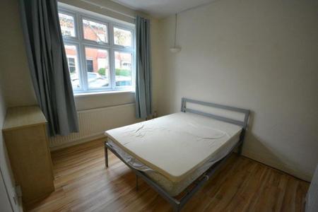 2 bedroom Property to let in West Avenue, Leicester
