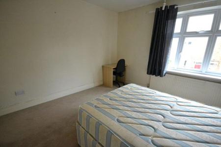 2 bedroom Property to let in West Avenue, Leicester