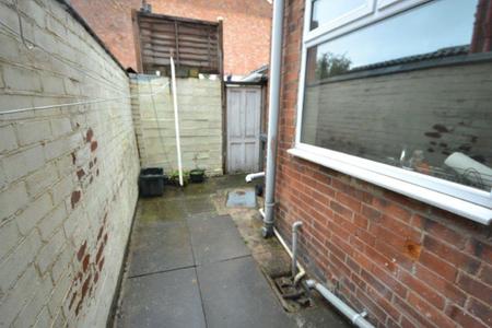 2 bedroom Property to let in West Avenue, Leicester