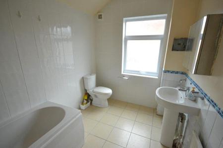 2 bedroom Property to let in West Avenue, Leicester