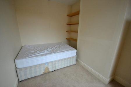 2 bedroom Property to let in West Avenue, Leicester