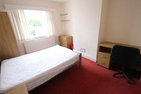 3 bedroom Property to let in Greenhill Road, Leicester