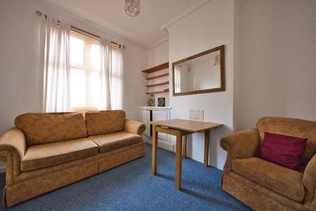 4 bedroom Property to let in Avenue Road Extension, Leicester