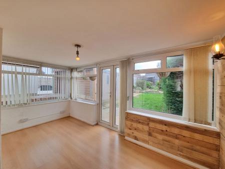 3 bedroom Property to let in Fairway, Keyworth, Nottinghamshire