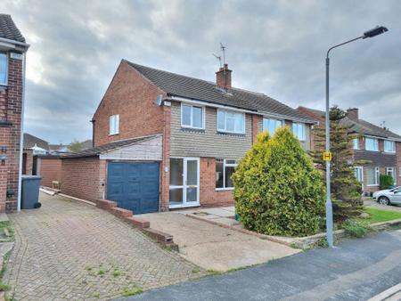 3 bedroom Property to let in Fairway, Keyworth, Nottinghamshire