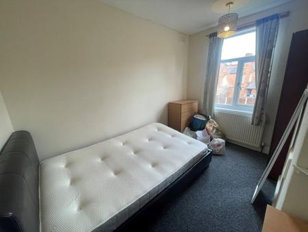 4 bedroom Property to let in Lorne Road, Leicester