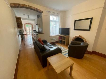 3 bedroom Property to let in Hartopp Road, Leicester