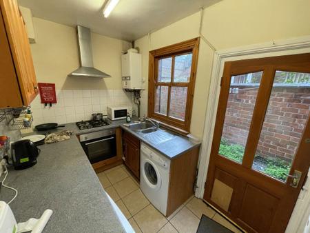 3 bedroom Property to let in Montague Road, Leicester