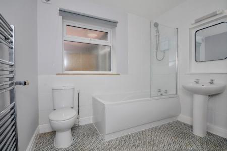 1 bedroom Flat to let in Kingswood Road, Fallowfield, Manchester, M14