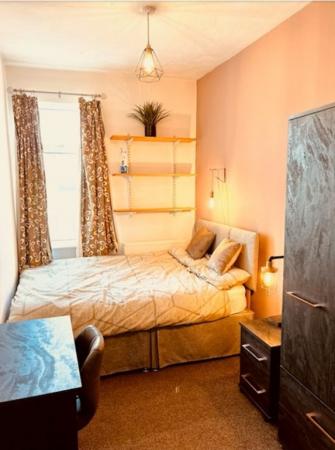 6 bedroom Detached house to let in Moseley Road, Fallowfield, Manchester, M14