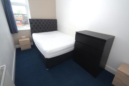 4 bedroom Terraced House to let in Norfolk Street, Salford, M6