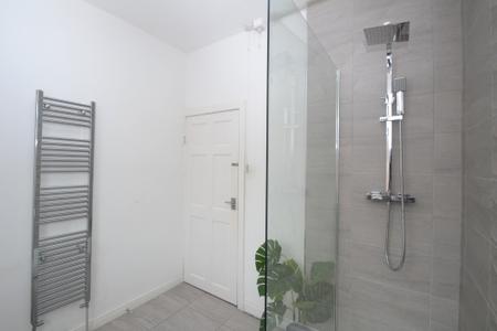 4 bedroom Terraced House to let in Norfolk Street, Salford, M6