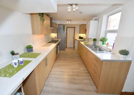 8 bedroom Terraced House to let in Davenport Avenue, Withington, Manchester, M20