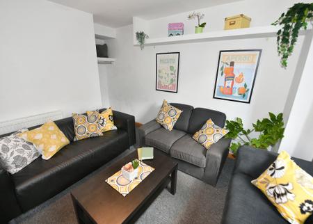 8 bedroom Terraced House to let in Davenport Avenue, Withington, Manchester, M20