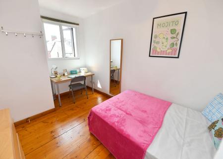 7 bedroom Terraced House to let in Moseley Road, Fallowfield, Manchester, M14