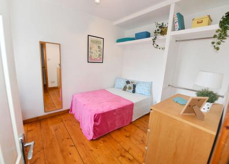 7 bedroom Terraced House to let in Moseley Road, Fallowfield, Manchester, M14