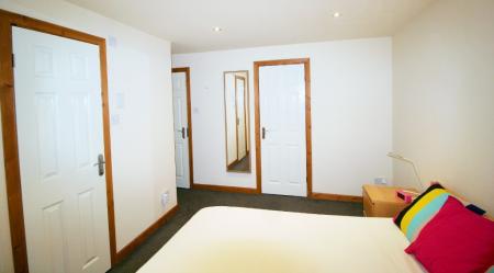 3 bedroom Flat to let in Old Lansdowne Road, West Didsbury, Manchester, M20