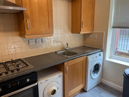 3 bedroom Terraced House to let in Yew Tree Road, Fallowfield, Manchester, M14