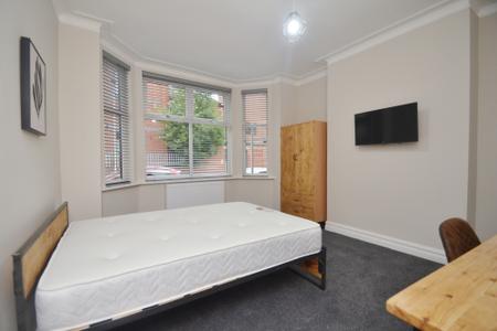 5 bedroom Terraced House to let in Heald Grove, Rusholme, Manchester, M14