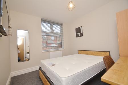 5 bedroom Terraced House to let in Heald Grove, Rusholme, Manchester, M14