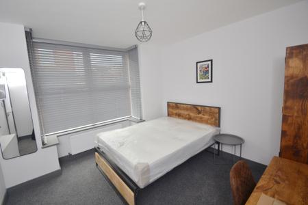 6 bedroom End of terrace house to let in Beresford Street, Rusholme, Manchester, M14