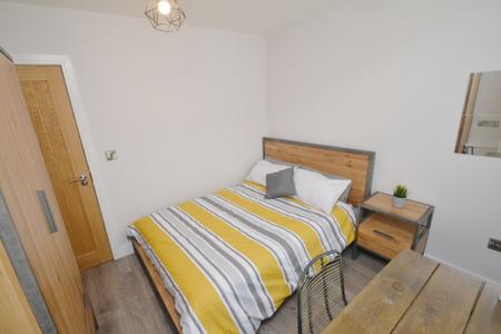 5 bedroom Terraced House to let in Braemar Road, Fallowfield, Manchester, M14