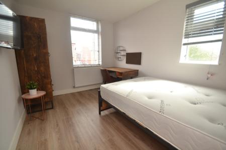 6 bedroom End of terrace house to let in Brailsford Road, Fallowfield, Manchester, M14
