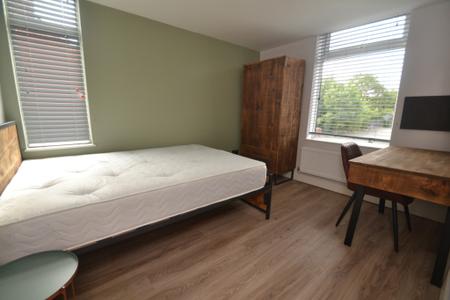 6 bedroom End of terrace house to let in Brailsford Road, Fallowfield, Manchester, M14
