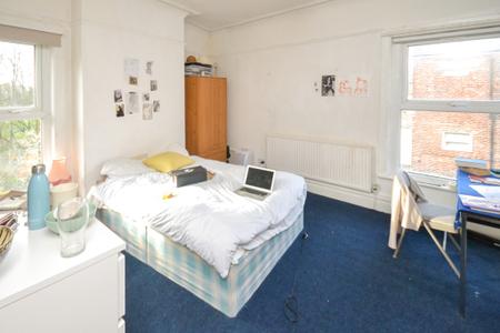 7 bedroom End of terrace house to let in Landcross Road, Fallowfield, Manchester, M14