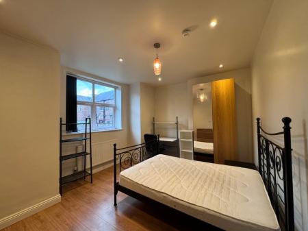 10 bedroom Semi-detached house to let in Lausanne Road, Manchester, M20